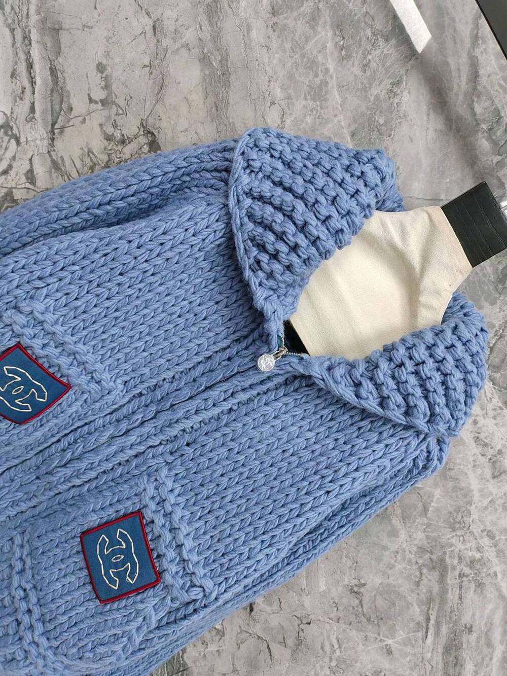 Chanel Light Blue Thick Knit Cardigan CC Red‑Trim Patch Pockets - Picture 8 of 9